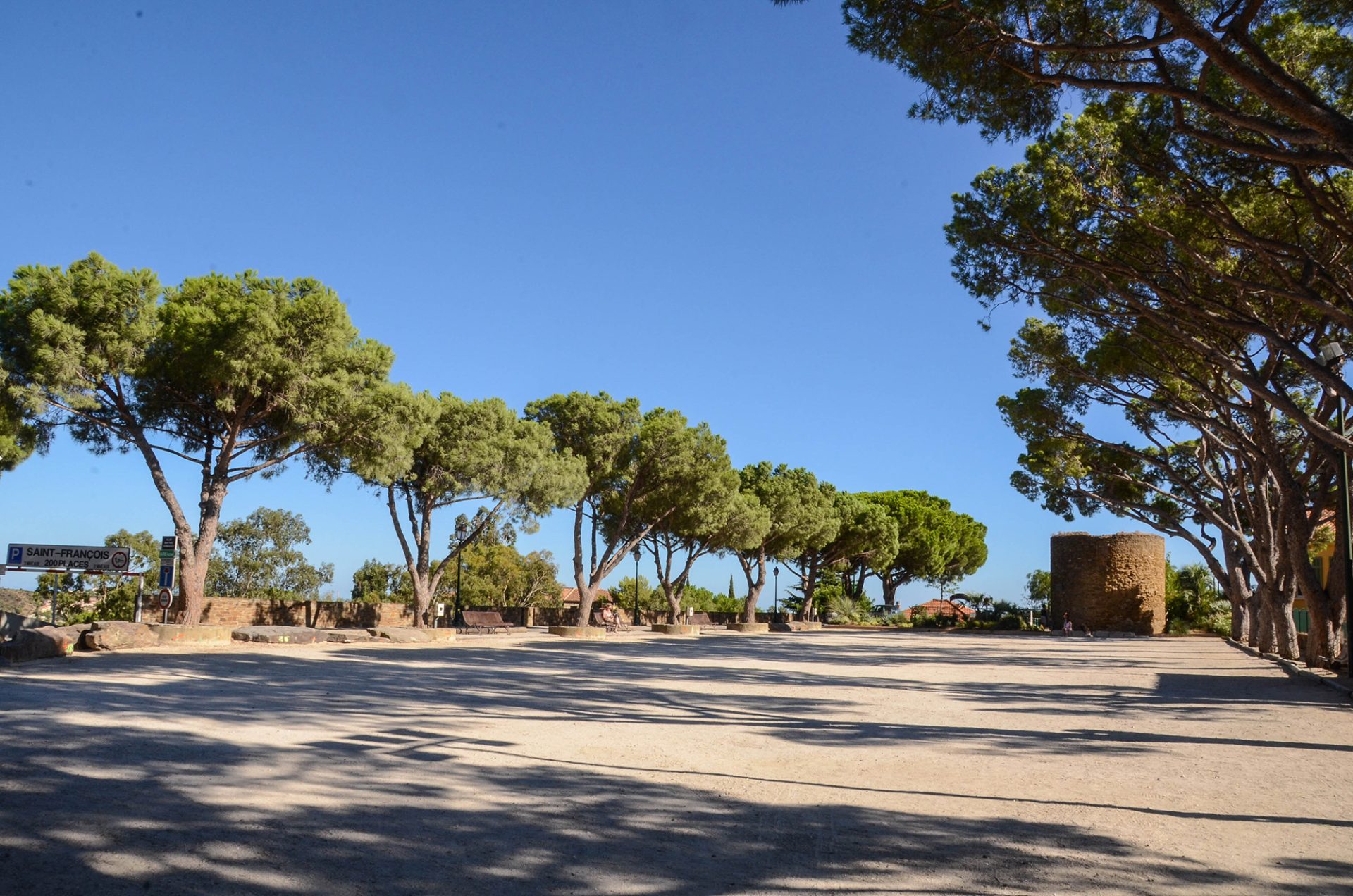 Place Saint-François Bormes les Mimosas