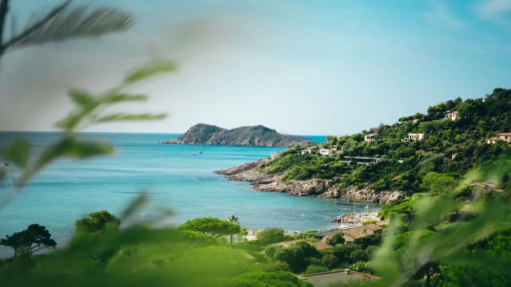 Sortie des caps Vedettes des îles d'Or