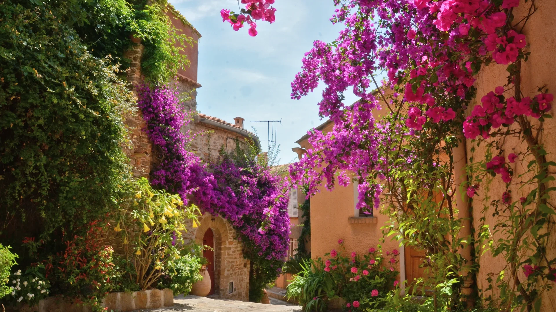 Village fleuri Bormes les Mimosas