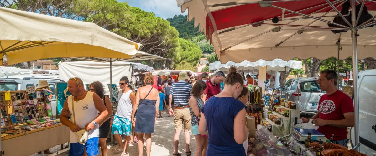 Le marché de la Favière Bormes les Mimosas